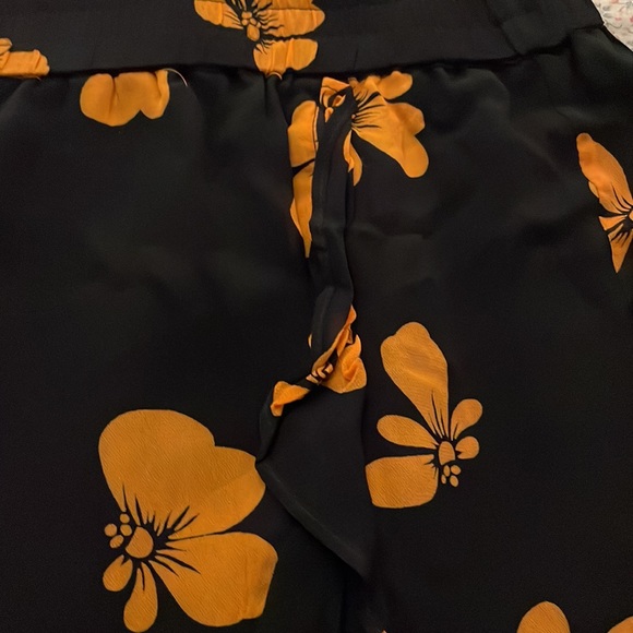 CatherineMaLandrino Skirt - Picture 2 of 8